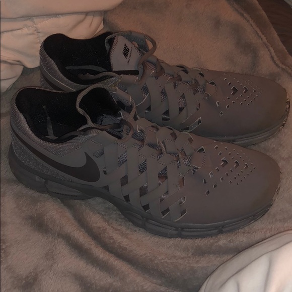 nike shoes lunar fingertrap